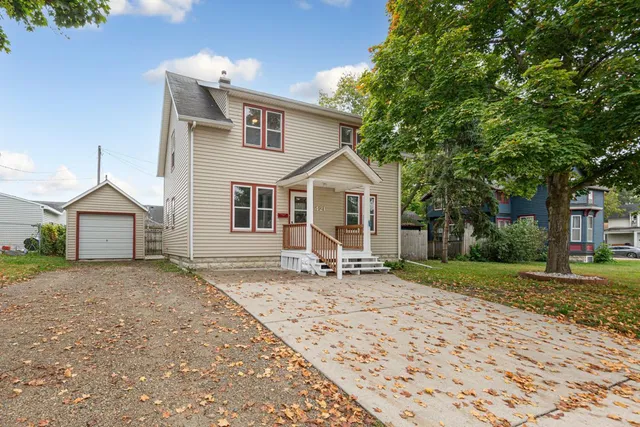 $199,900 | 421 South Oak Avenue, Owatonna, MN 55060