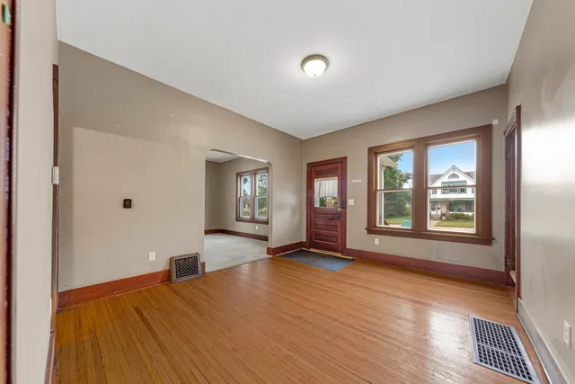 $199,900 | 421 South Oak Avenue, Owatonna, MN 55060