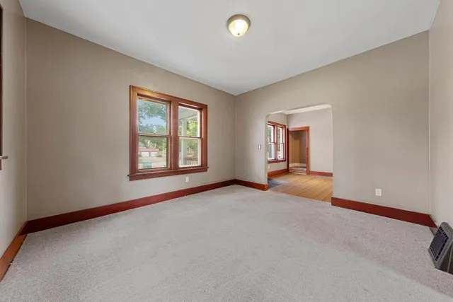 $199,900 | 421 South Oak Avenue, Owatonna, MN 55060