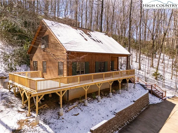 $475,000 | 150 19th Hole Drive, West Jefferson, NC 28694