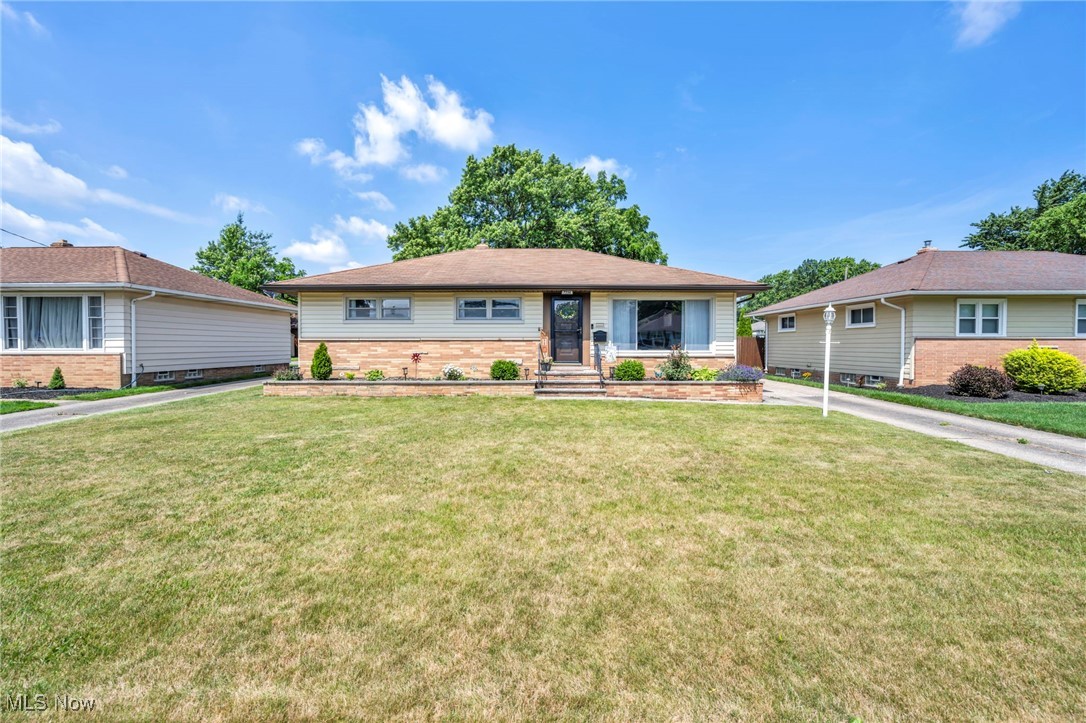7356 Oakwood Road Parma, OH 44130 - Photo 3 of 45 Gallery Image 3
