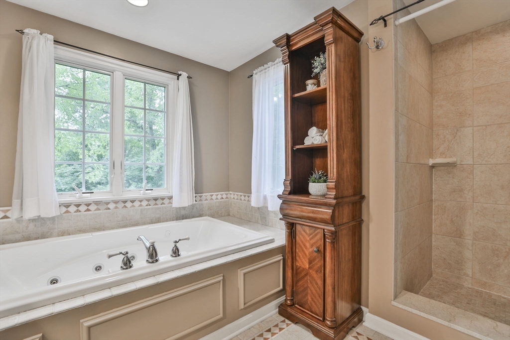 33 Reynolds Road Wakefield, MA 01880 - Photo 25 of 42