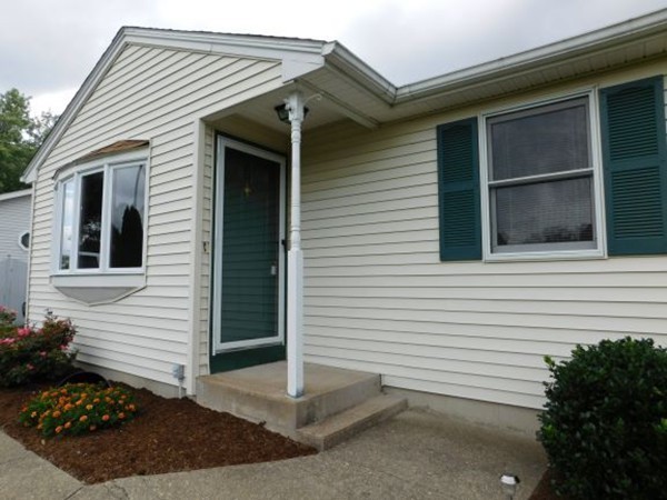 126 Starling Road Springfield, MA 01119 - Photo 2 of 26