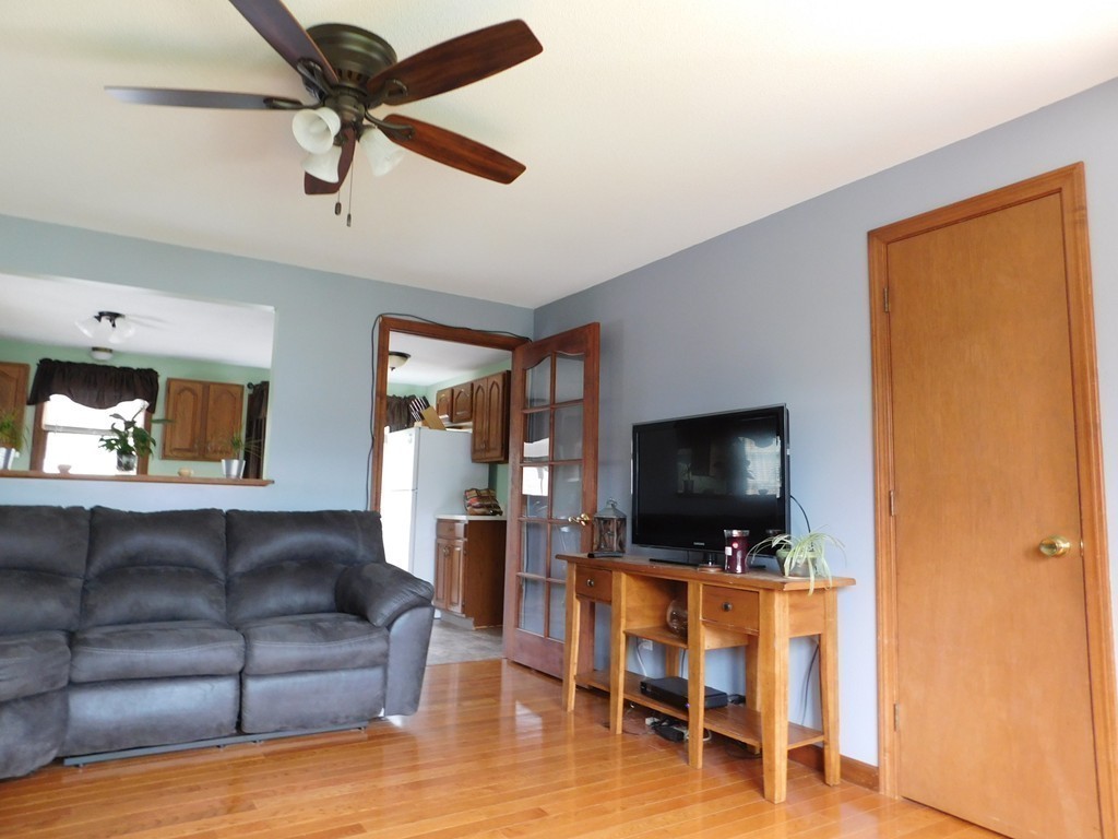 126 Starling Road Springfield, MA 01119 - Photo 5 of 26