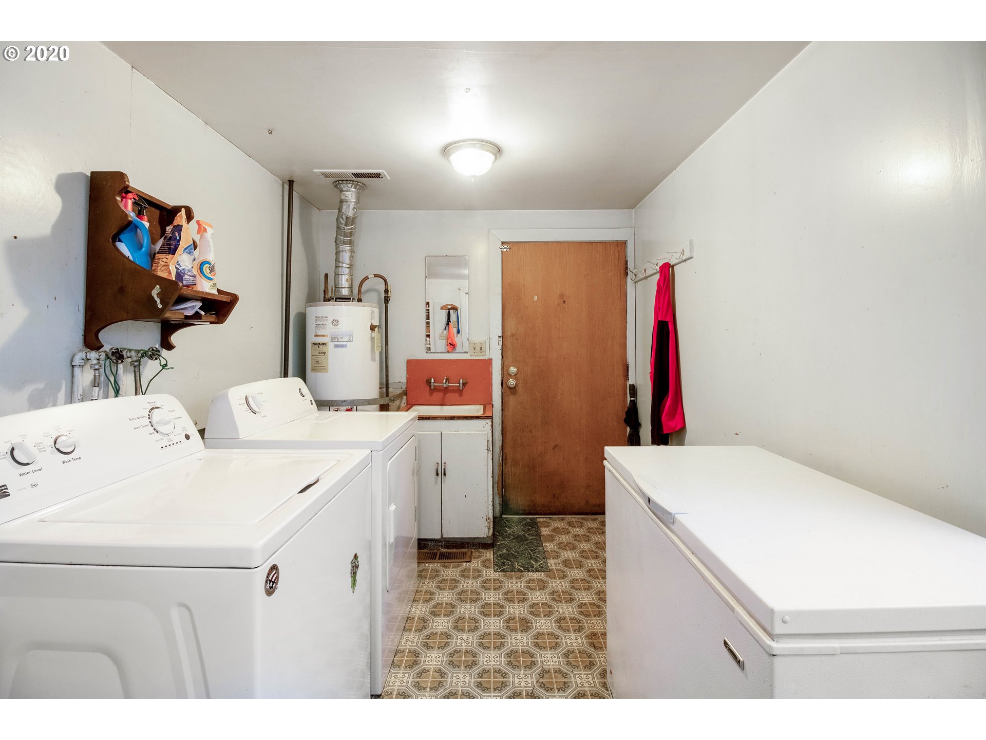 2440 Cal Young Road Eugene, OR 97401 - Photo 20 of 28 Gallery Image 20