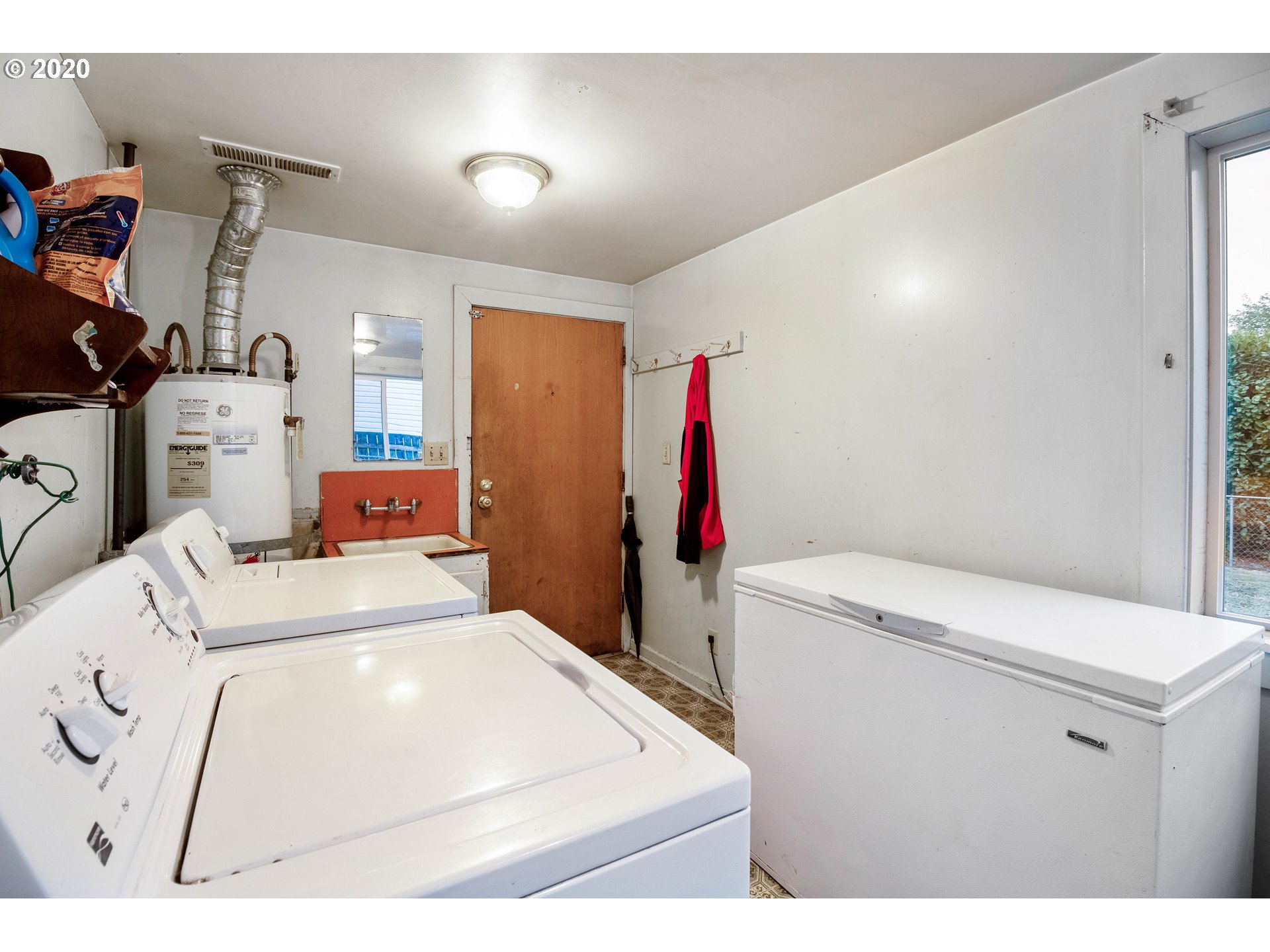 2440 Cal Young Road Eugene, OR 97401 - Photo 21 of 28 Gallery Image 21
