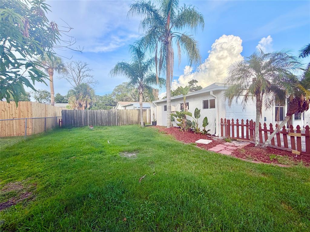 5531 Pasco Way Port Richey, FL 34668 - Photo 5 of 40
