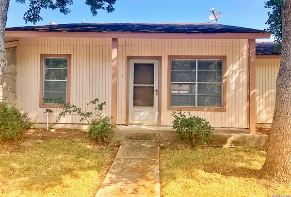 $130,000 | 1051 Country Club Drive, Unit 18, Seguin, TX 78155