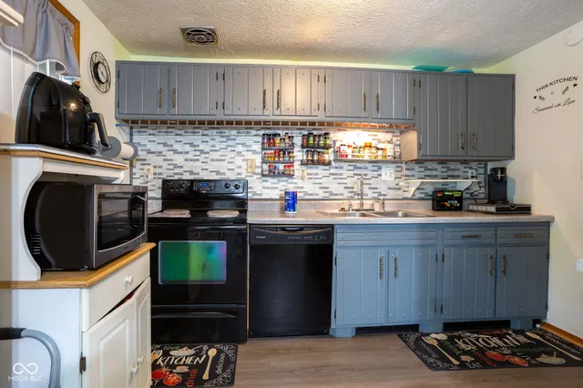 $179,000 | 2631 Pawnee Drive, Indianapolis, IN 46229