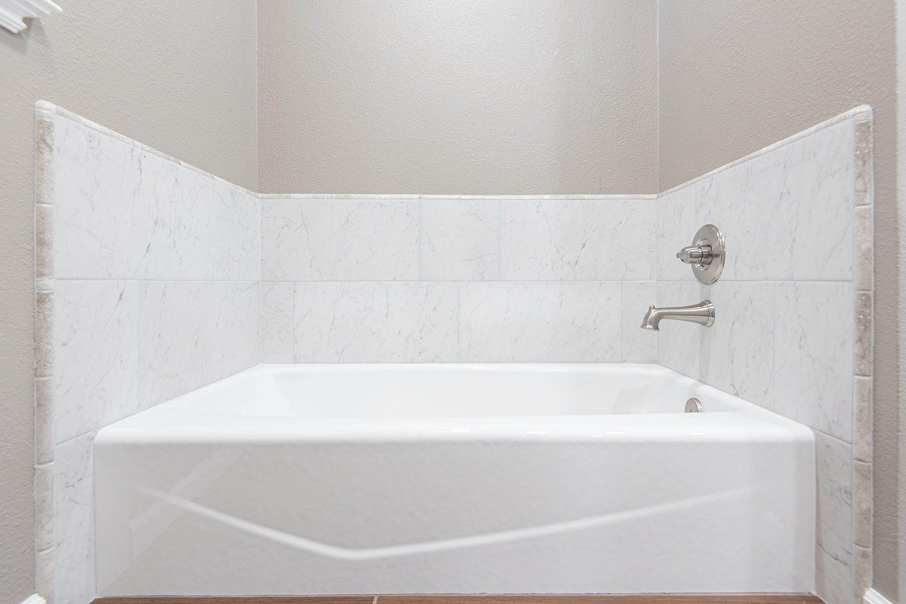 299 South Callison Road Tipton, CA 93272 - Photo 36 of 55 Cast Iron tub!