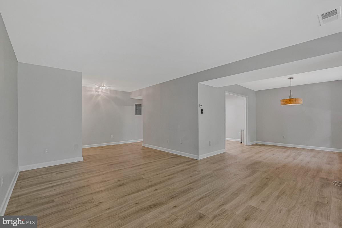 1663 Parkcrest Circle, Unit 200 Reston, VA 20190 - Photo 8 of 30