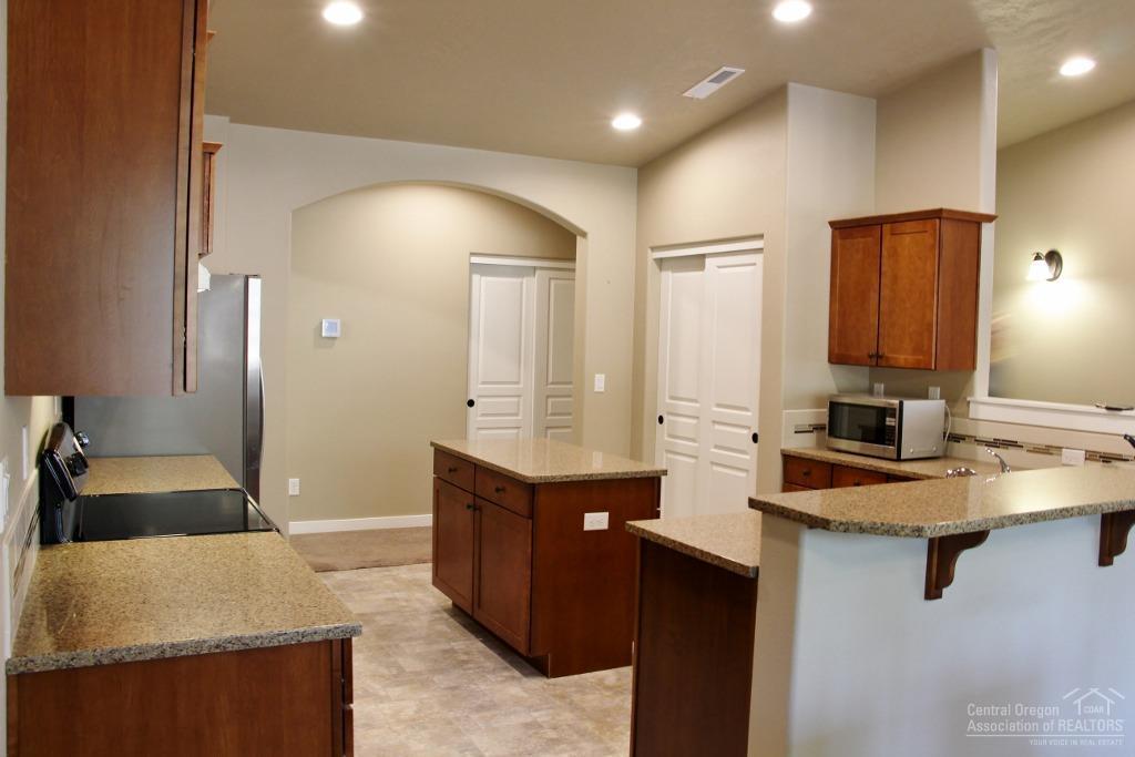 60204 Navajo Road Bend, OR 97702 - Photo 5 of 13 Additional Photo