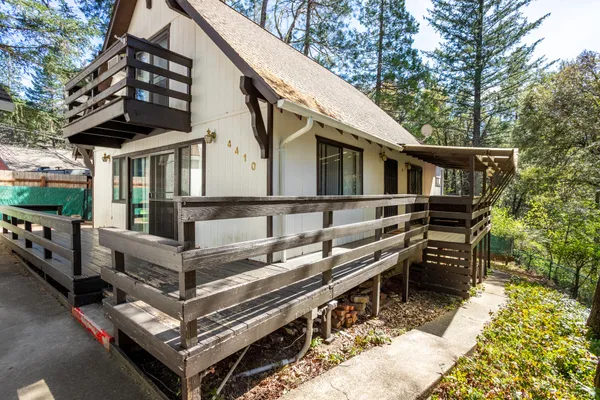 $349,000 | 4410 Wells Avenue, Dunsmuir, CA 96025