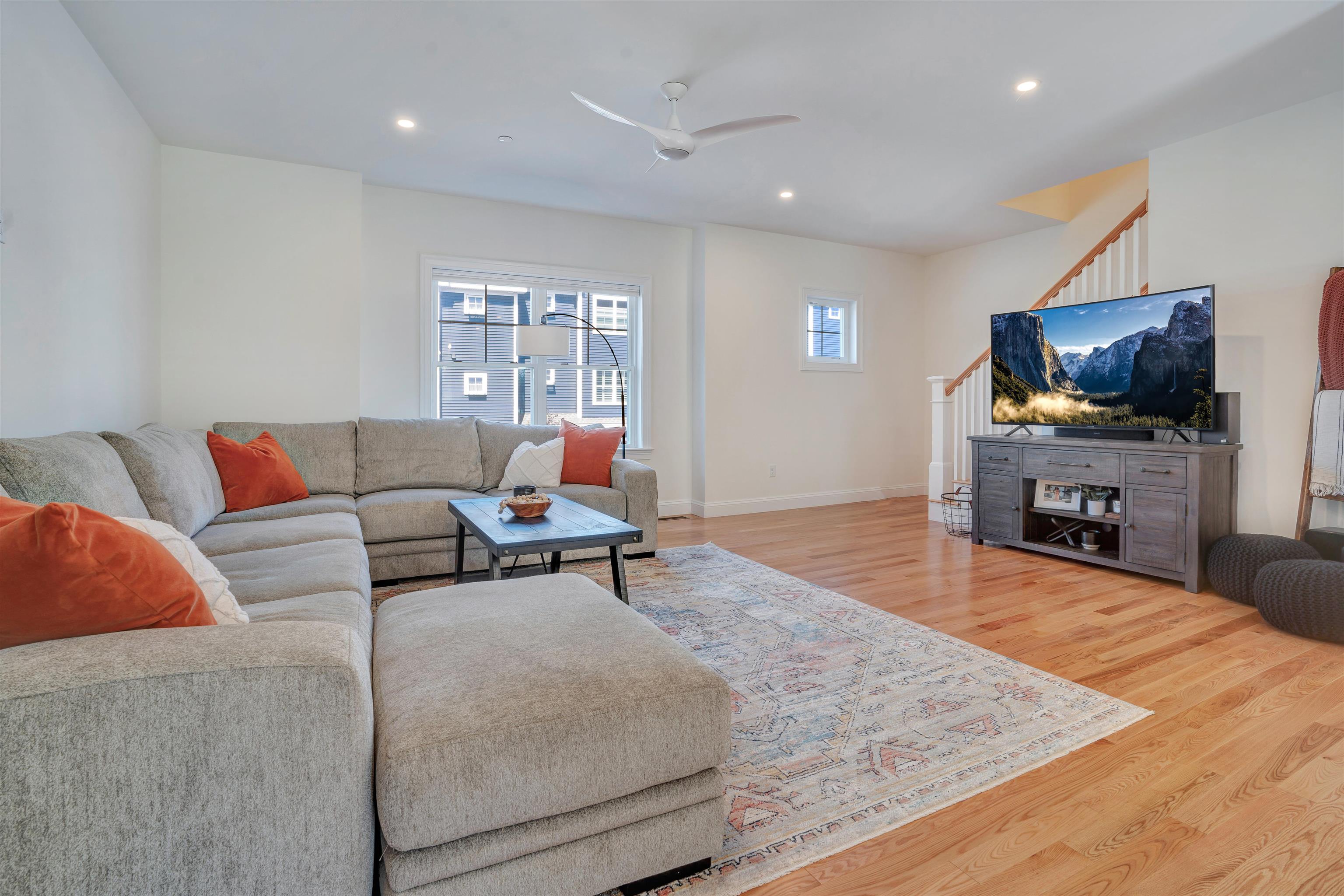 55 Ocean Road, Unit 17 Portsmouth, NH 03801 - Photo 3 of 31