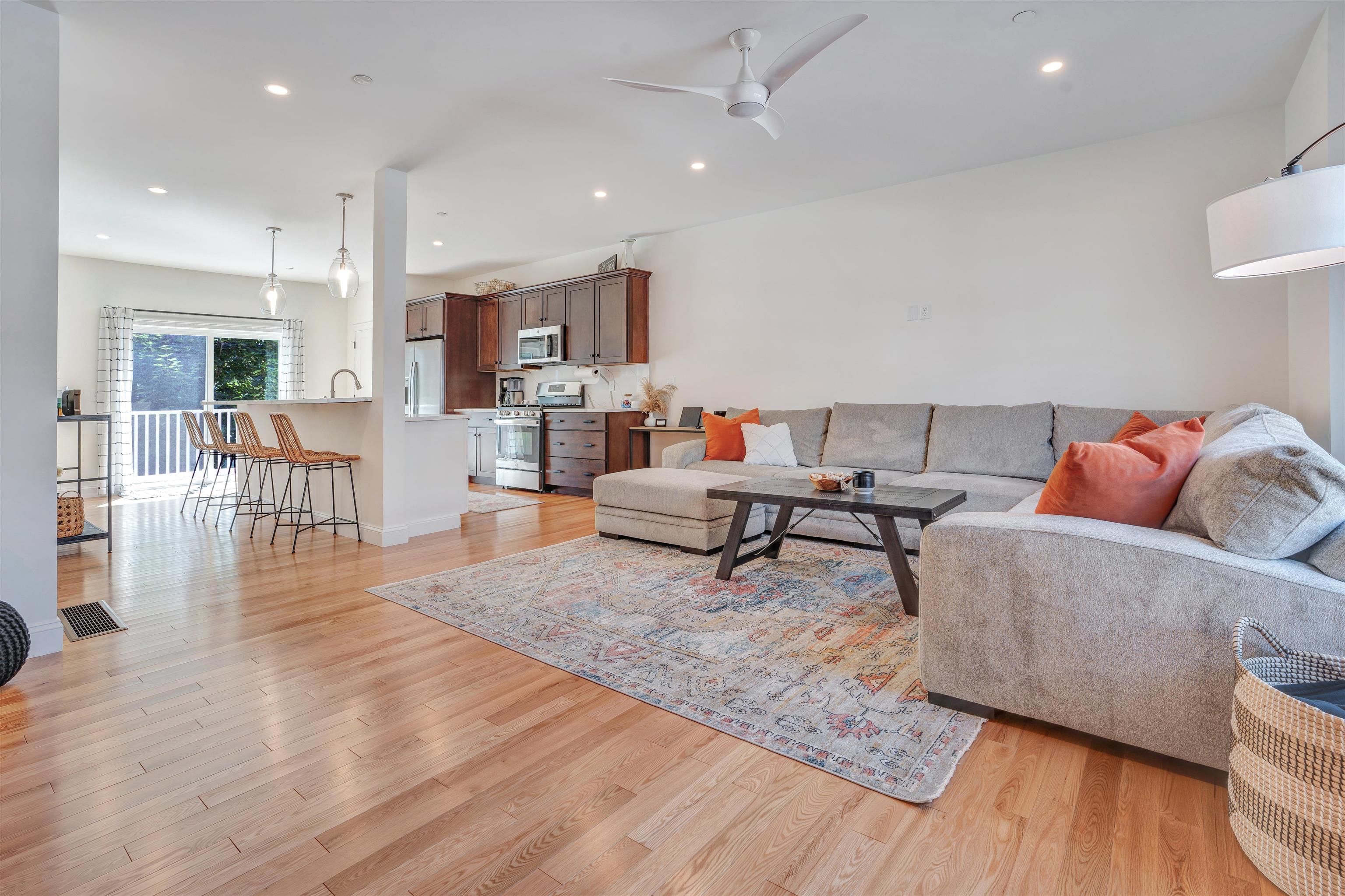 55 Ocean Road, Unit 17 Portsmouth, NH 03801 - Photo 4 of 31