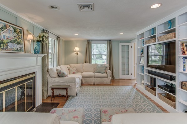 20 Pine Ridge Road Reading, MA 01867 - Photo 4 of 28