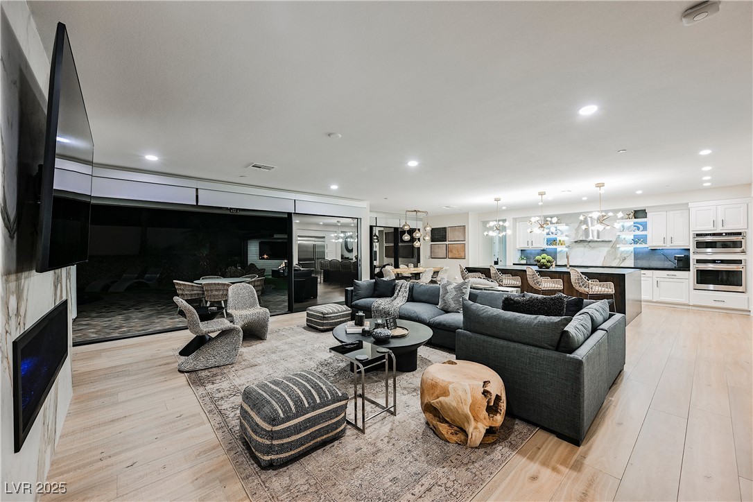 6055 Gabrielle Carol Court Las Vegas, NV 89149 - Photo 14 of 98