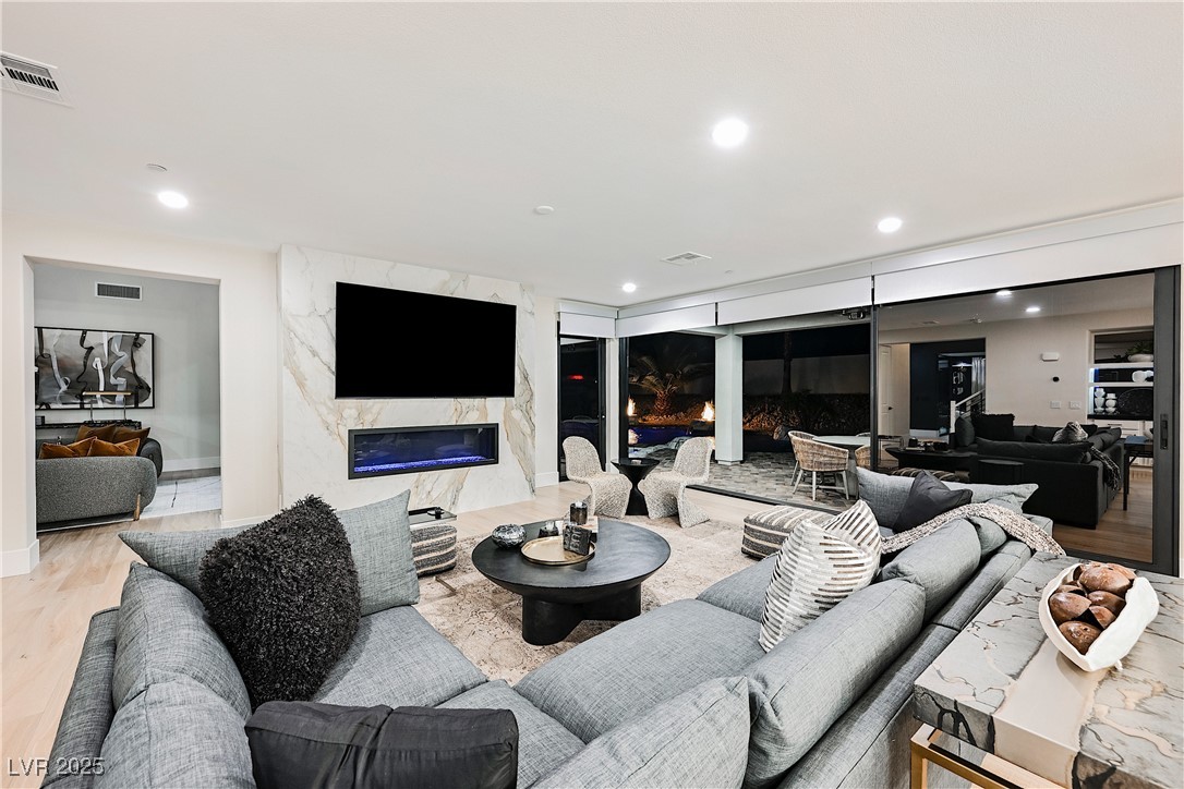 6055 Gabrielle Carol Court Las Vegas, NV 89149 - Photo 15 of 98