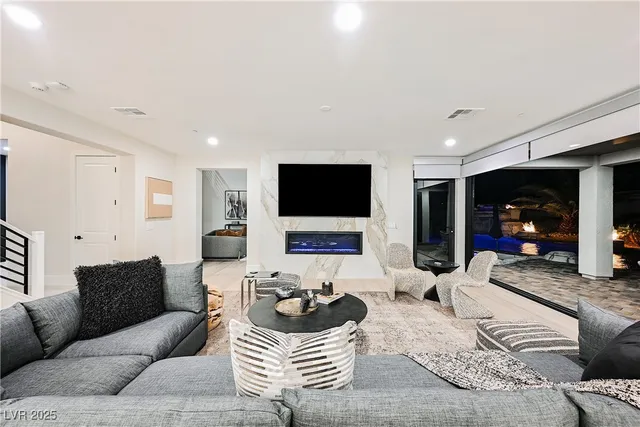 $3,795,000 | 6055 Gabrielle Carol Court, Las Vegas, NV 89149