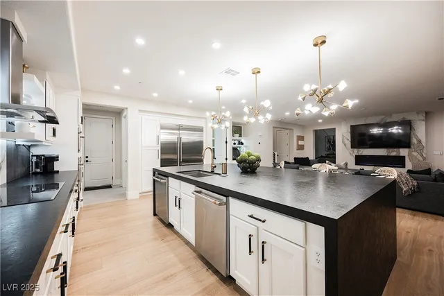 $3,795,000 | 6055 Gabrielle Carol Court, Las Vegas, NV 89149