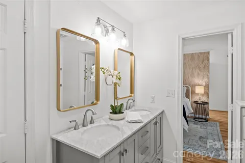 $290,000 | 413 West 8th Street, Unit N, Charlotte, NC 28202