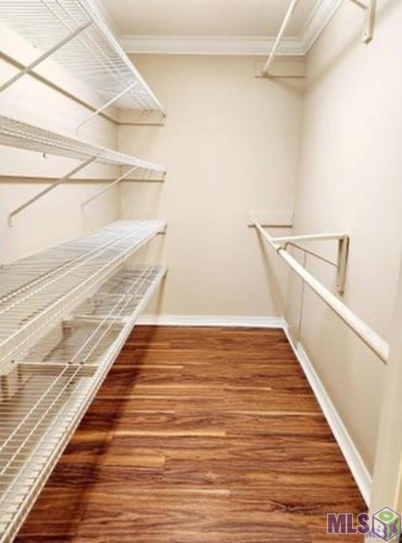 11011 Cal Road, Unit 47 Baton Rouge, LA 70809 - Photo 6 of 11 huge primary closet