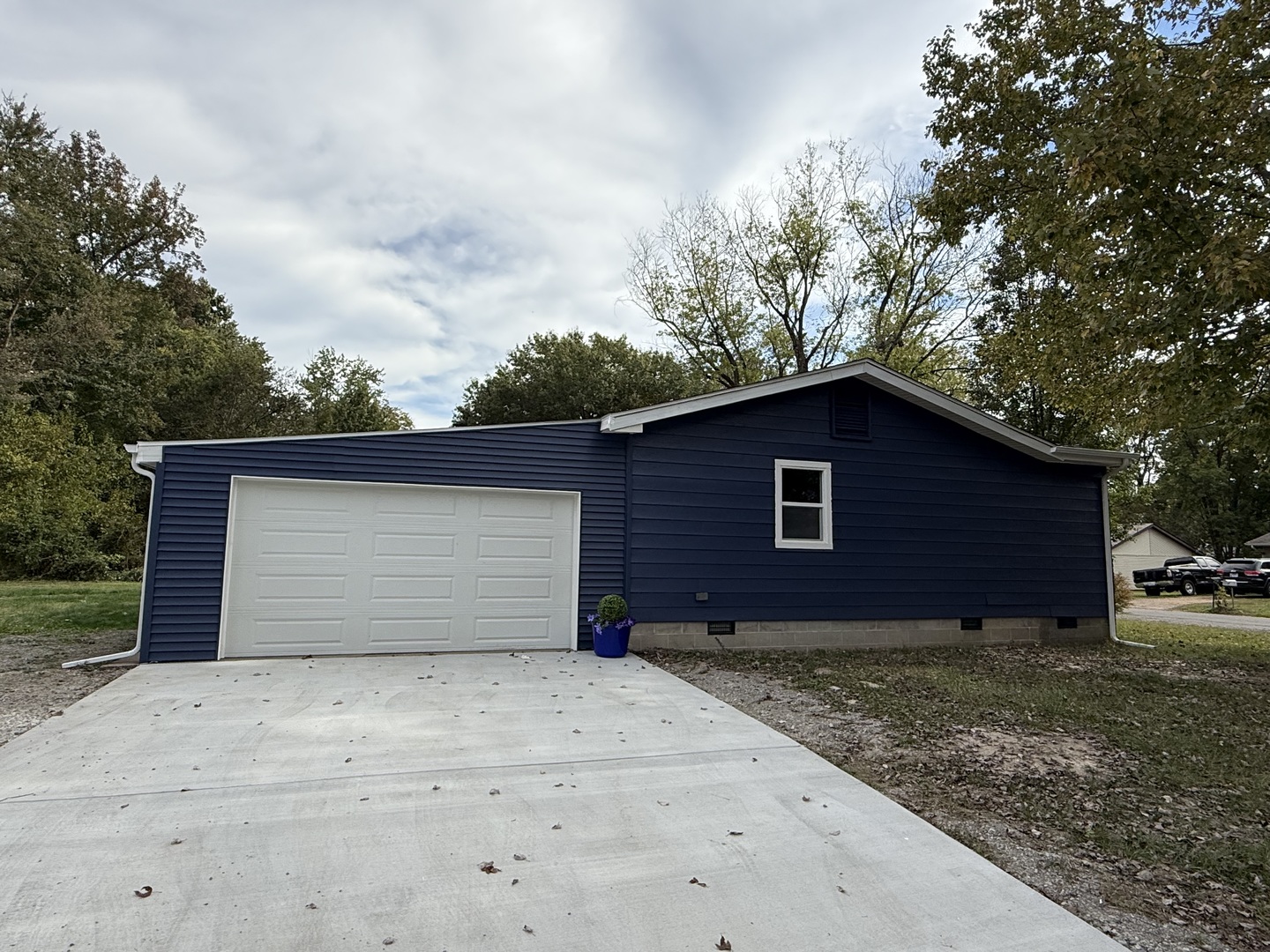 1350 Sebring Way Carbondale, IL 62901 - Photo 20 of 20 a house with a outdoor space