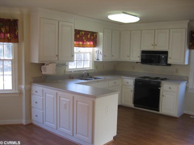 13231 Singer Road Midlothian, VA 23112 - Photo 6 of 12 Kitchen