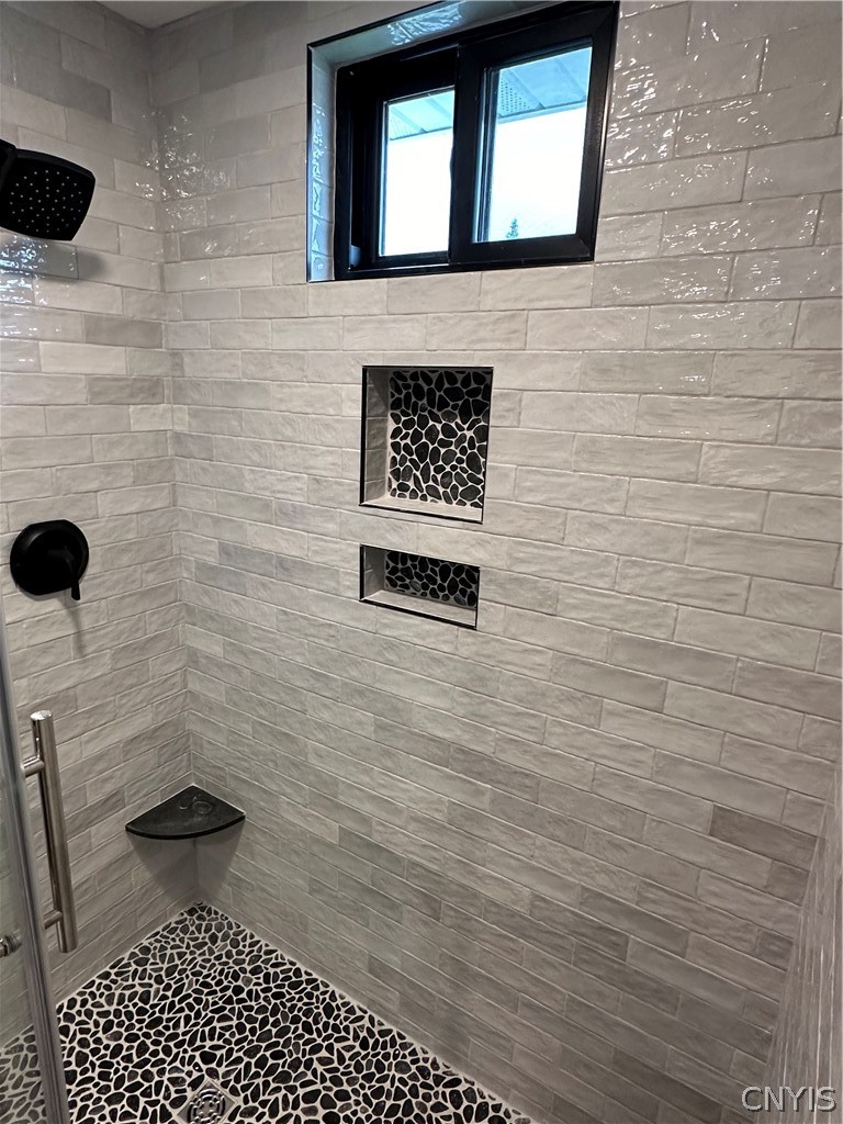 4961 Windgate Road Liverpool, NY 13088 - Photo 12 of 33