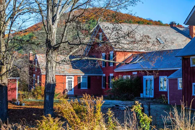 $529,000 | 514 1st Avenue, Chester, VT 05143
