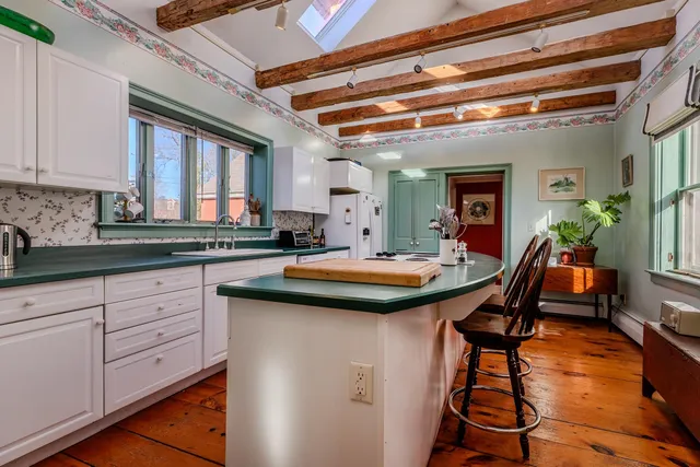 $529,000 | 514 1st Avenue, Chester, VT 05143