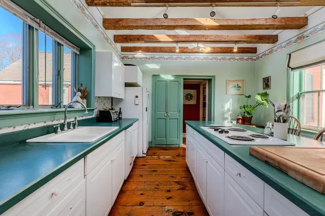 $529,000 | 514 1st Avenue, Chester, VT 05143