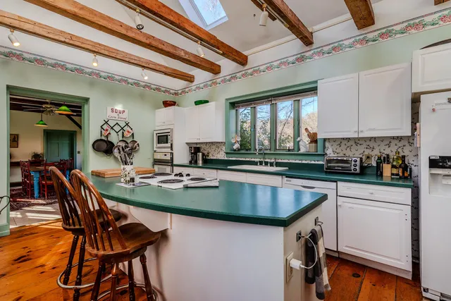 $529,000 | 514 1st Avenue, Chester, VT 05143