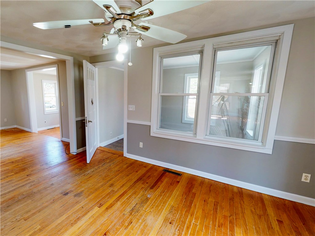 8 Ridgeway Avenue Warwick, RI 02889 - Photo 12 of 31 Gallery Image 12