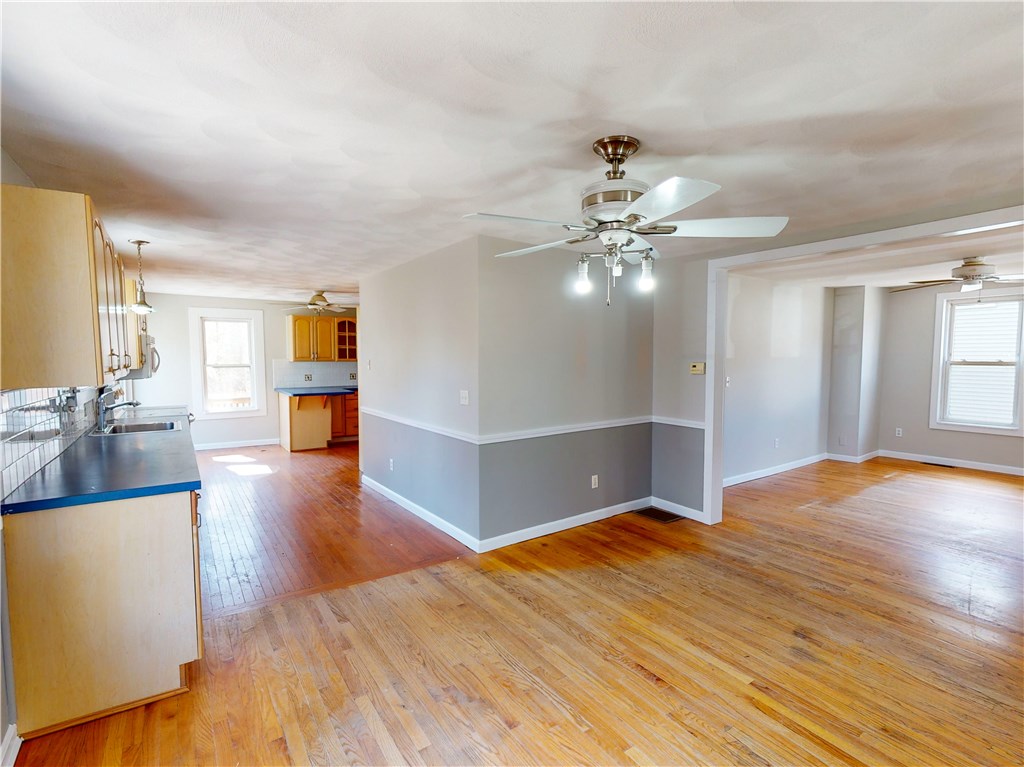 8 Ridgeway Avenue Warwick, RI 02889 - Photo 15 of 31 Gallery Image 15