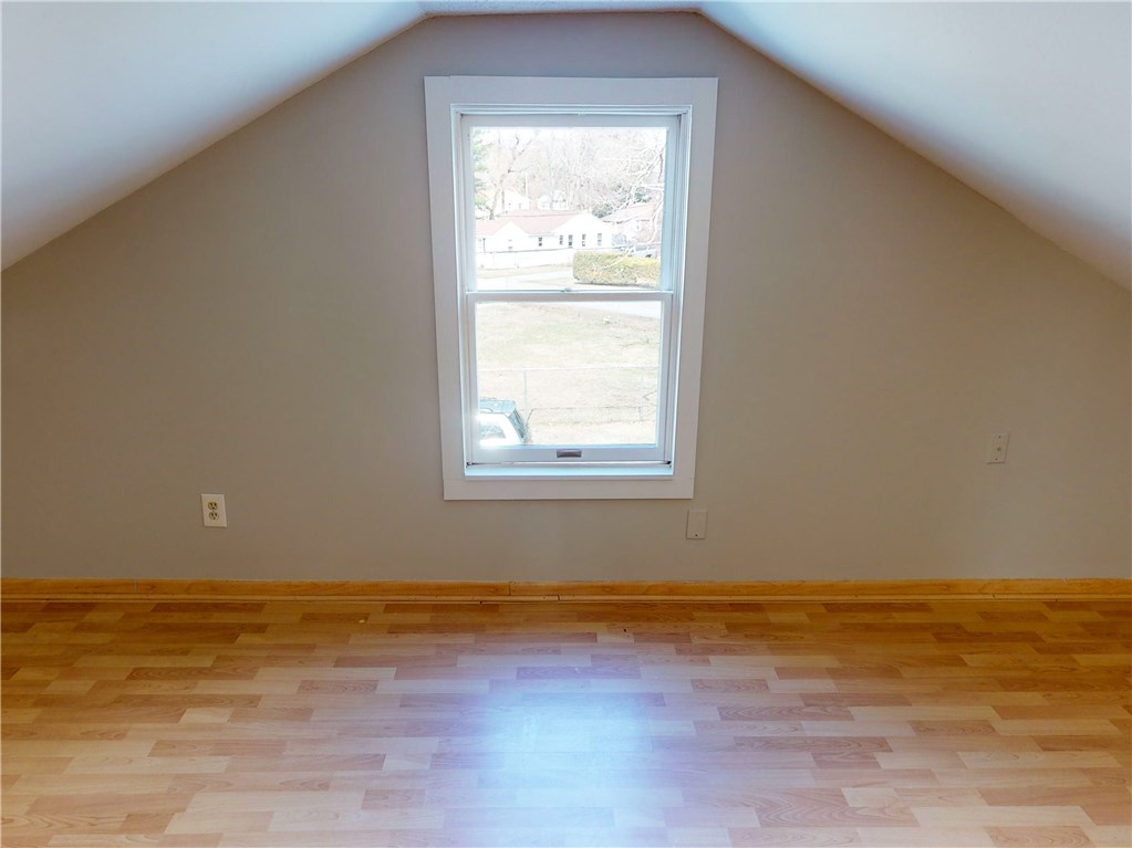 8 Ridgeway Avenue Warwick, RI 02889 - Photo 17 of 31 Gallery Image 17