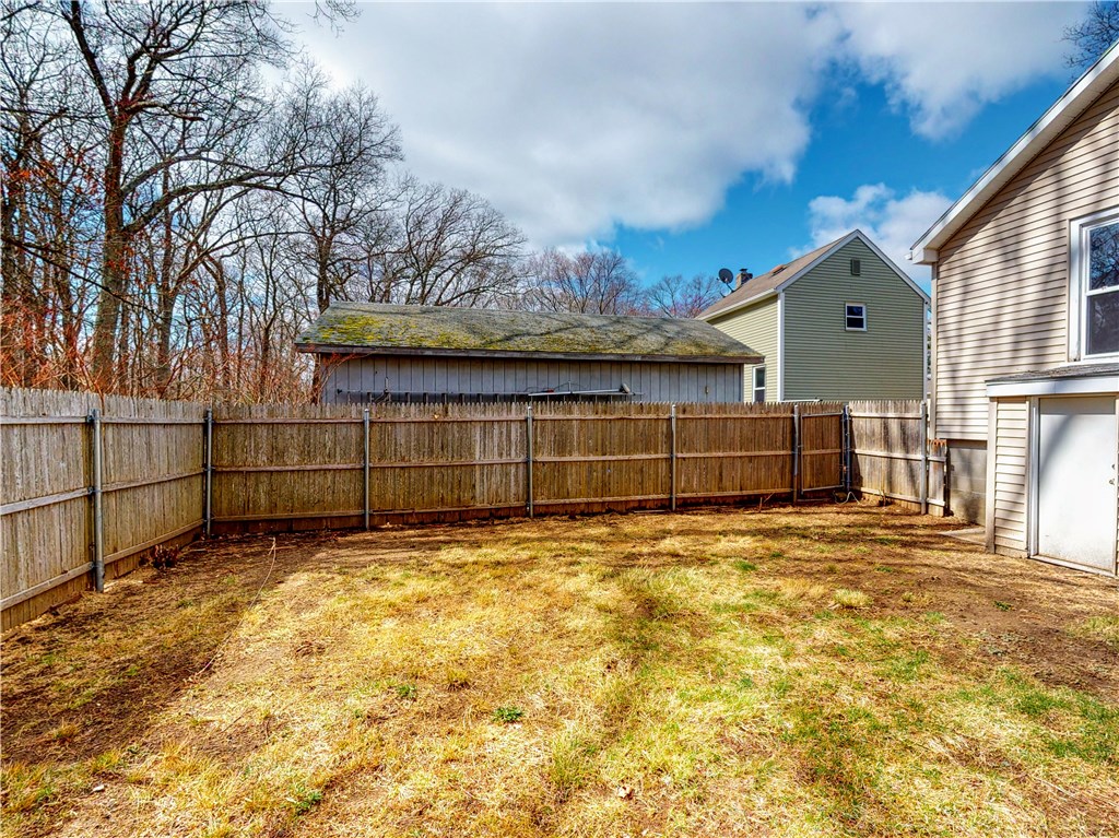 8 Ridgeway Avenue Warwick, RI 02889 - Photo 4 of 31 Gallery Image 4