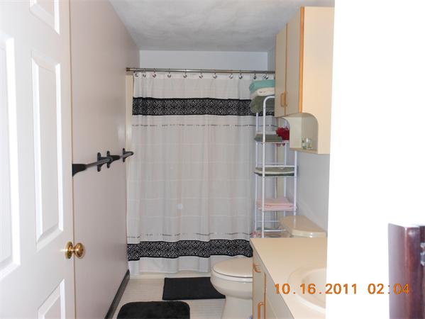 233 Oak Ridge Road, Unit 10 Plaistow, NH 03865 - Photo 14 of 24 Gallery Image 14