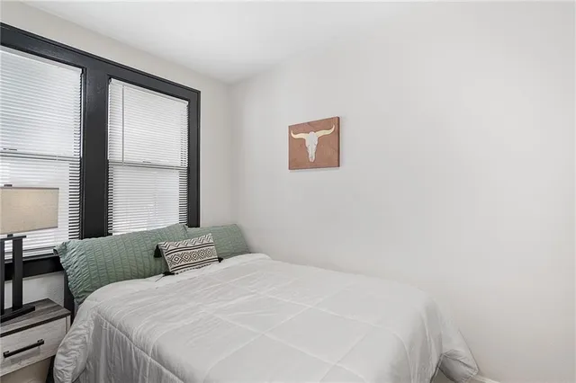 $275,000 | 2532 Charlotte Street, Kansas City, MO 64108