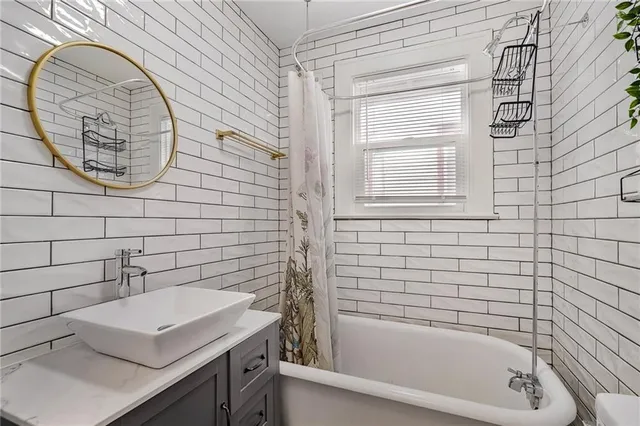 $265,000 | 2532 Charlotte Street, Kansas City, MO 64108