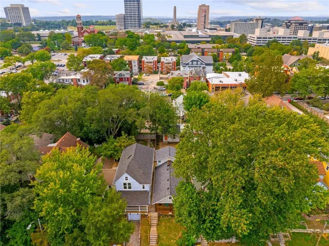 $265,000 | 2532 Charlotte Street, Kansas City, MO 64108