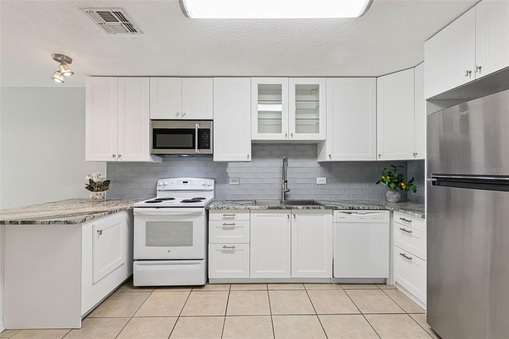 238 Ridge Crest Loop Minneola, FL 34715 - Photo 7 of 40