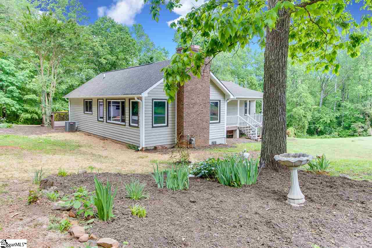 300 State Rd S-42-657 Duncan, SC 29334 - Photo 2 of 21