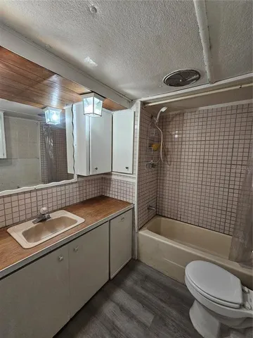 $1,250 | 503 Longfellow Boulevard, Unit 8, Lakeland, FL 33801