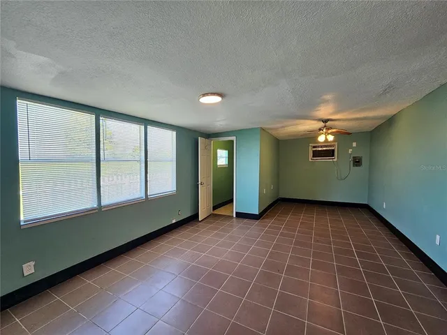$1,250 | 503 Longfellow Boulevard, Unit 8, Lakeland, FL 33801