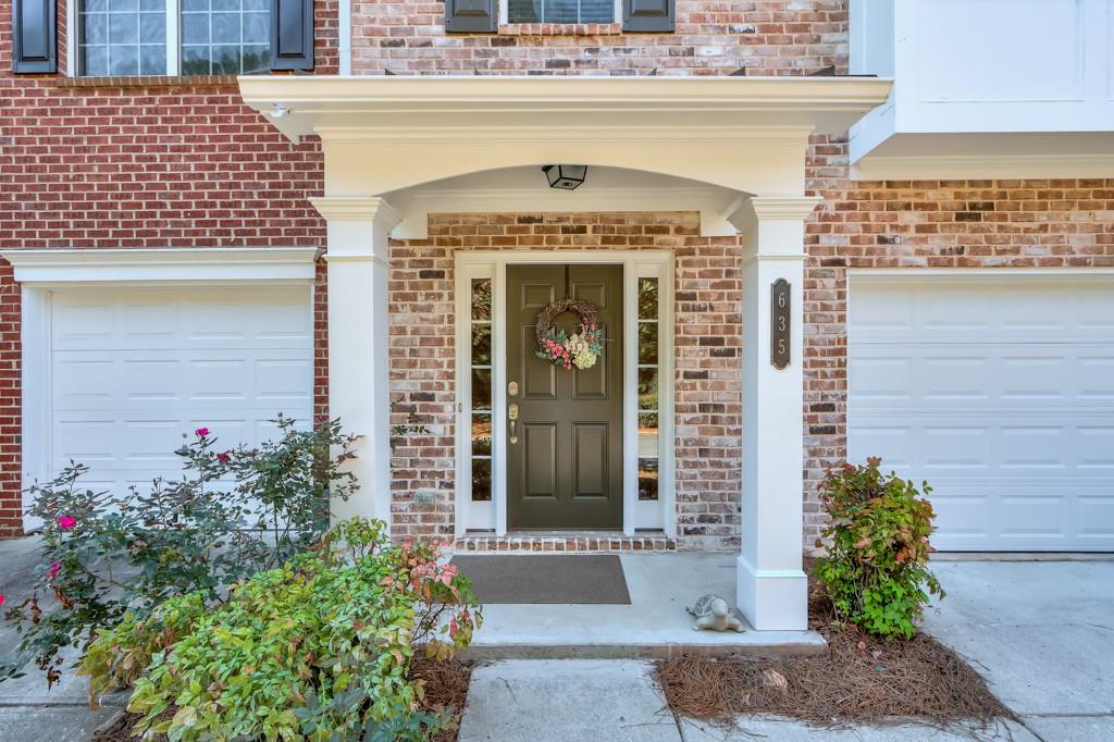 635 Coligny Court Atlanta, GA 30350 - Photo 2 of 31 a front view of a building