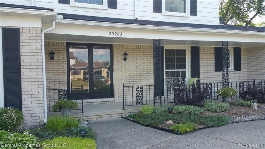 25263 Branchaster Road Farmington Hills, MI 48336 - Photo 2 of 30