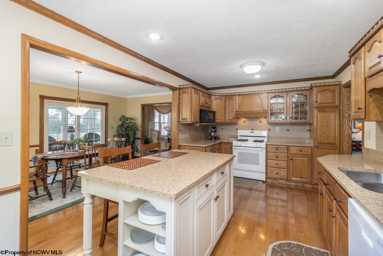 286 Ridgeway Drive Bridgeport, WV 26330 - Photo 5 of 24 Gallery Image 5