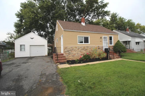 $2,600 | 548 South Marlyn Avenue, Essex, MD 21221