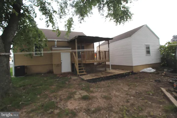 $2,600 | 548 South Marlyn Avenue, Essex, MD 21221